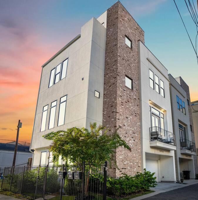 Tatil Evi Urban Jungle Retreat In The Htx Skyline